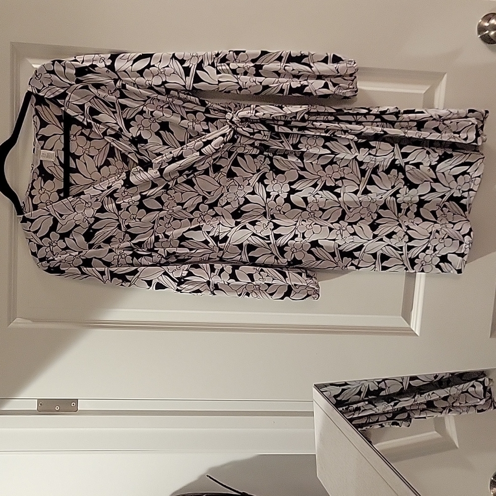 London Times Black and White Floral Wrap Dress